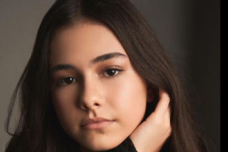 Lumi Pollack posing for a portrait photo