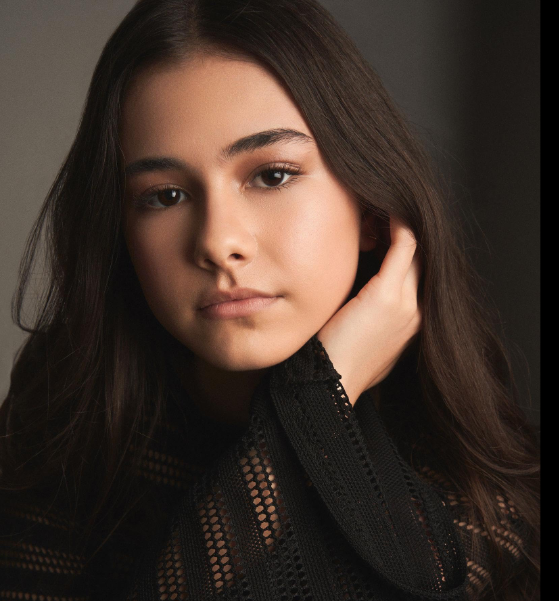 Lumi Pollack posing for a portrait photo