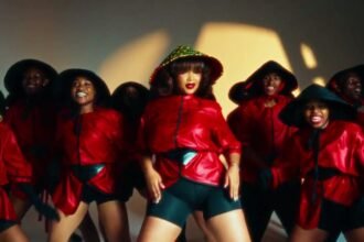 MaWhoo, Sami'Kay and MSA in the official music video for Nam Angeke