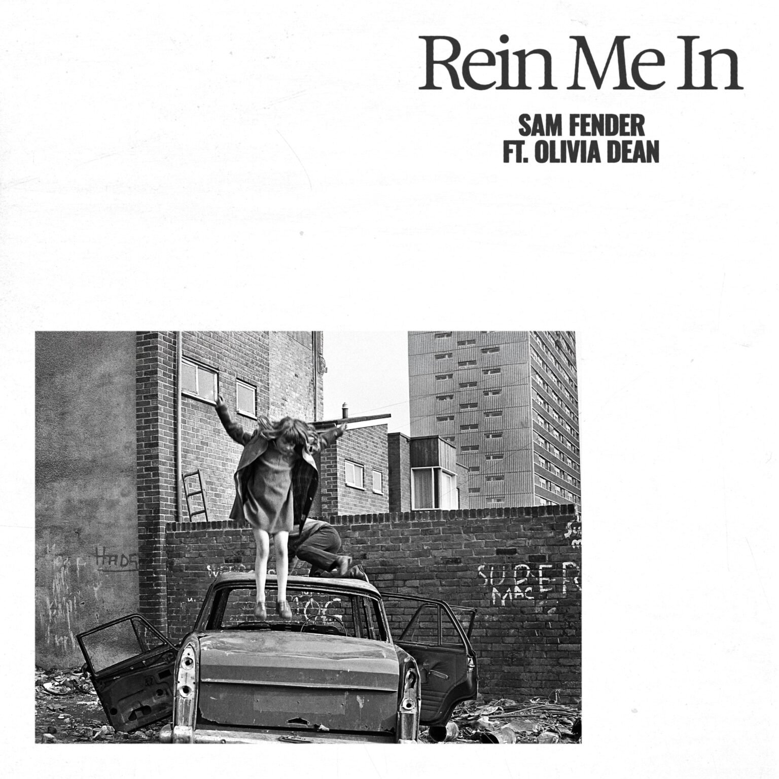 Sam Fender and Olivia Dean performing their record-breaking hit song Rein Me In