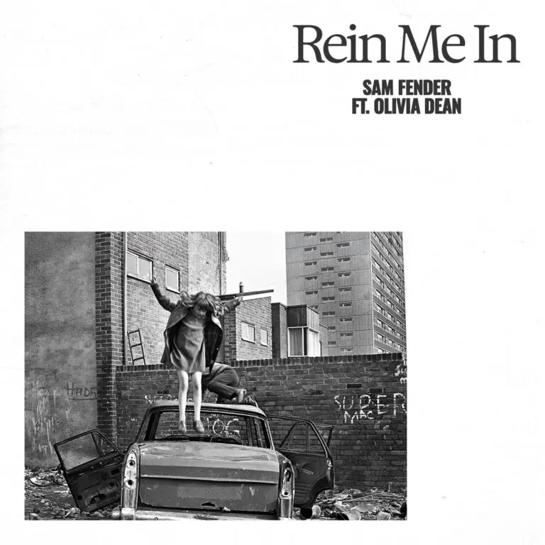 Sam Fender and Olivia Dean performing their record-breaking hit song Rein Me In