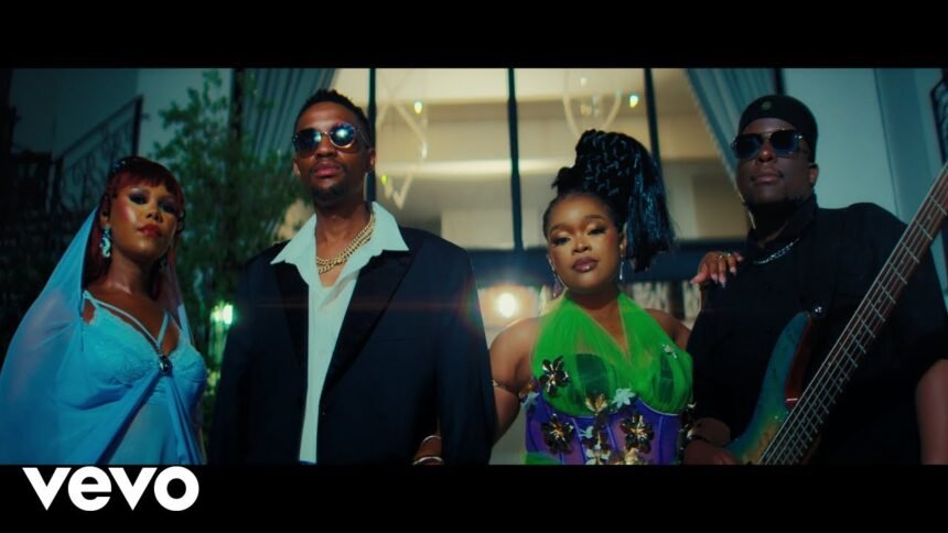 Sam Deep, Nia Pearl, Boohle, and Mano in the Shela music video.