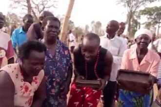 Eddy Kenzo performing in the Sitya Loss official music video