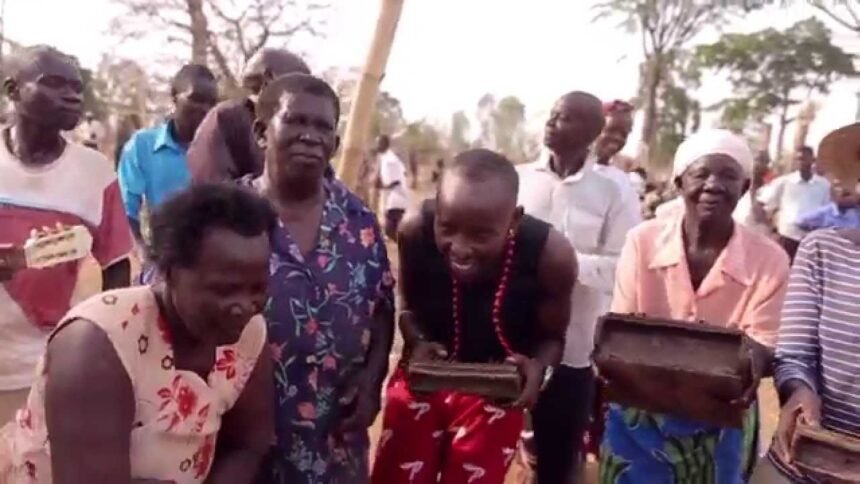 Eddy Kenzo performing in the Sitya Loss official music video