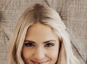 Savannah LaBrant posing for a portrait photo