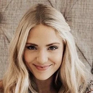 Savannah LaBrant posing for a portrait photo