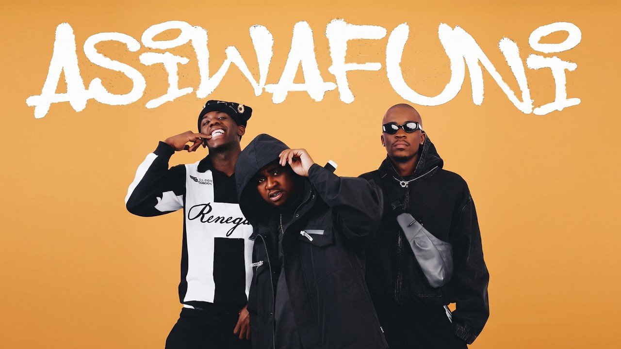 Benzoo_012, OfficixlRsa012, Optimist Music ZA, and Marvens in the official music video for Asiwafuni
