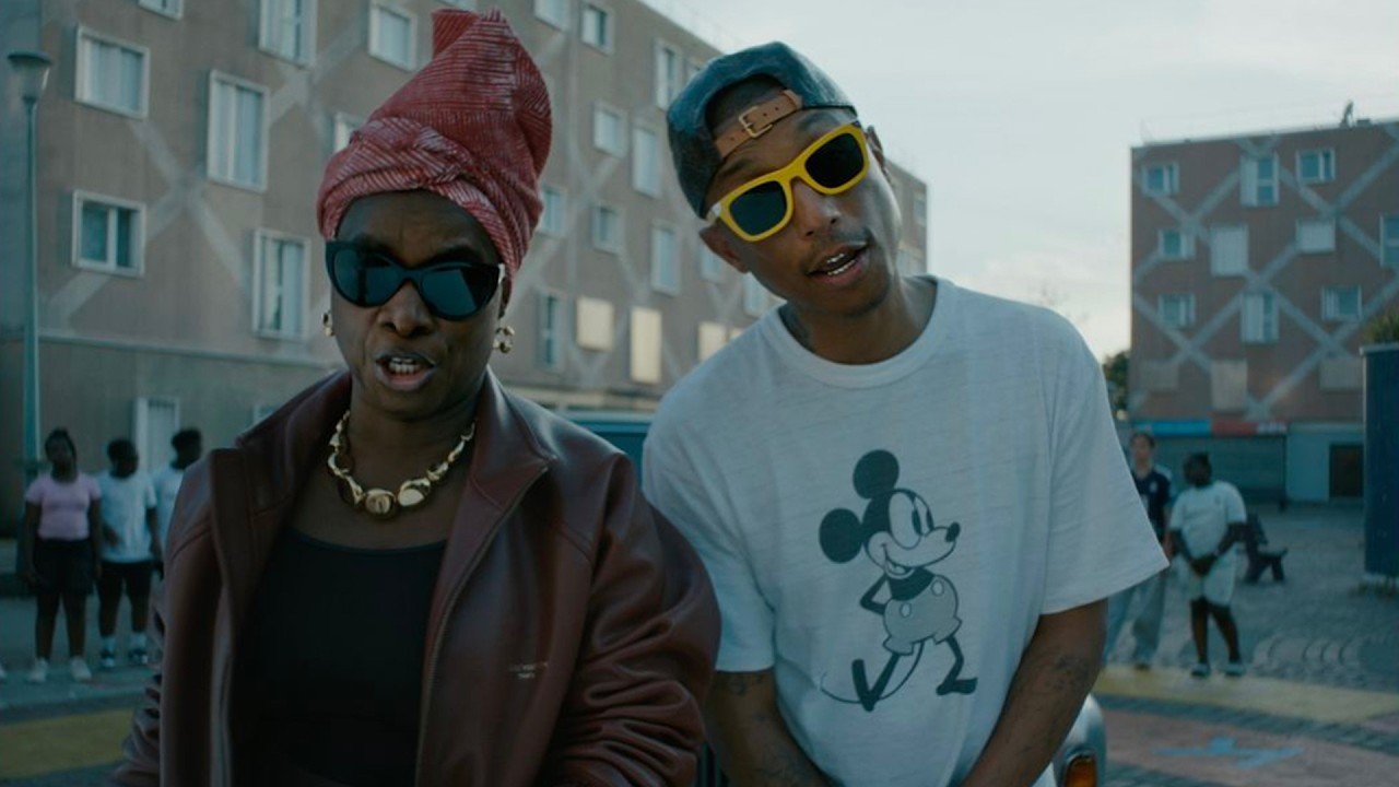 Angélique Kidjo performing in the official music video for Bando featuring Pharrell Williams and Quavo.