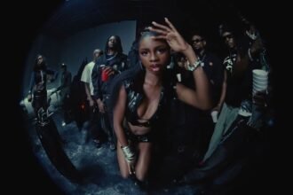 Blaqbonez performing in his official Big Performer music video