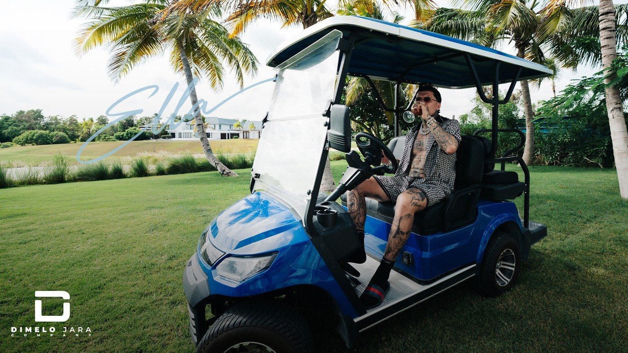 Colombian urban music artist BLESSD in the official video for ELLA.