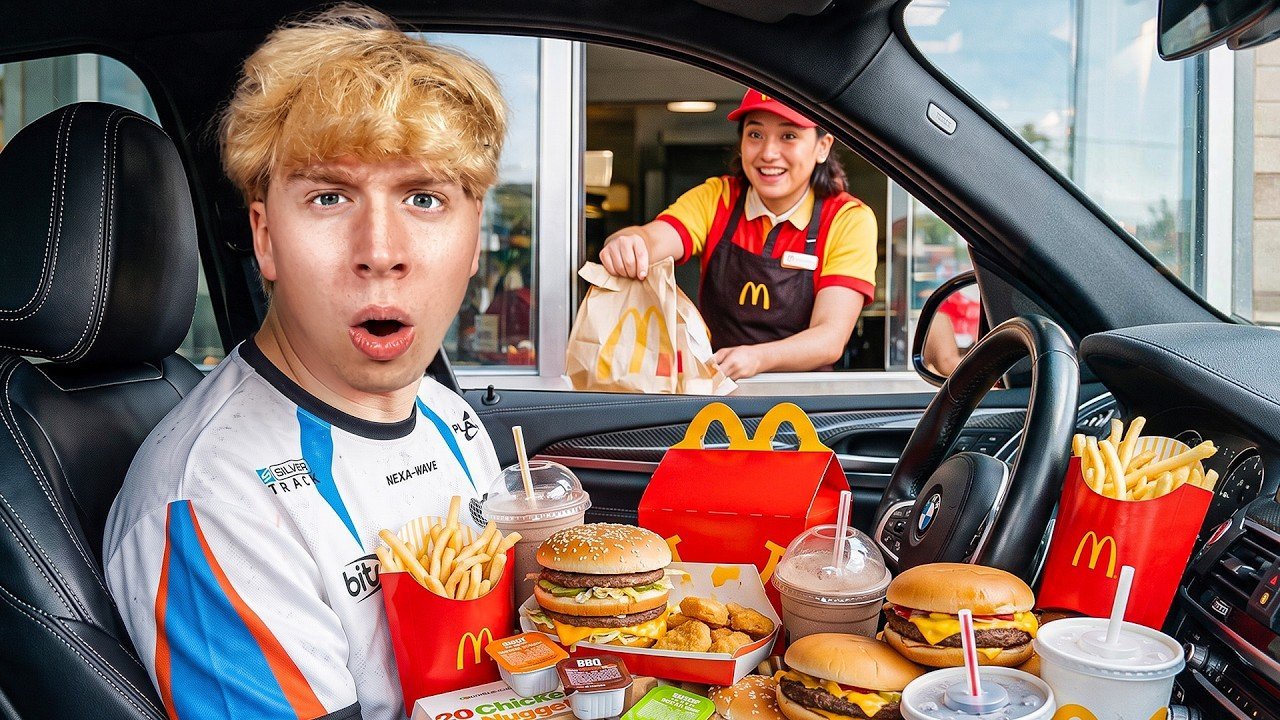 Jakey Davies - Jakey Davies Biography: Age, Twitch Success, TikTok Videos, Girlfriend, and Life Story