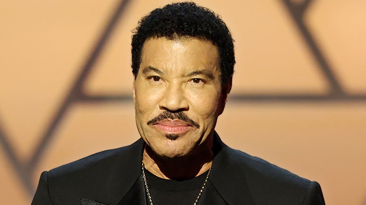 Lionel Richie - Lionel Richie Hospitalised Following Performance in St. Louis