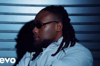 BNXN performing in the official music video for Online.