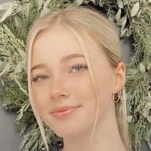 Portrait of dancer Rylee Arnold
