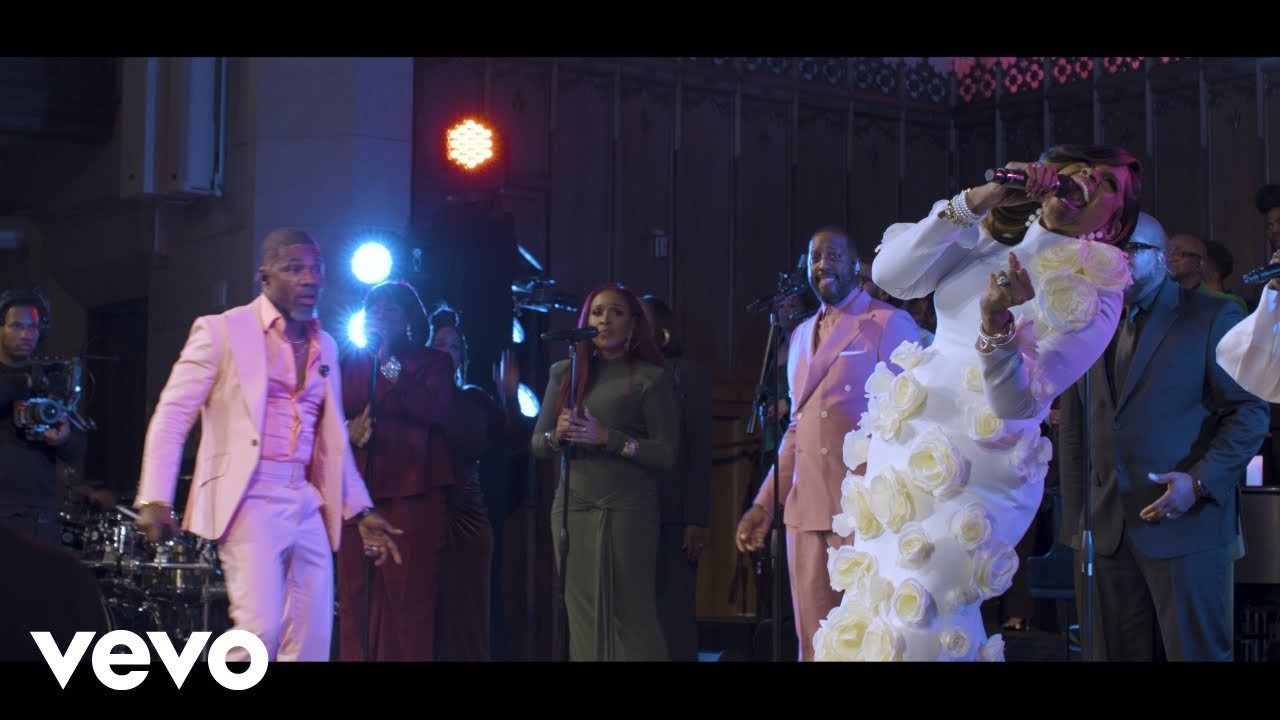 Kirk Franklin and Karen Clark-Sheard performing Thank You For Everything Live on stage.